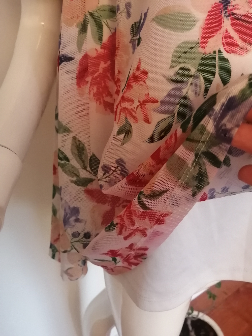 Pink Floral Off-Shoulder Ruffle Blouse - Picture 4 of 8
